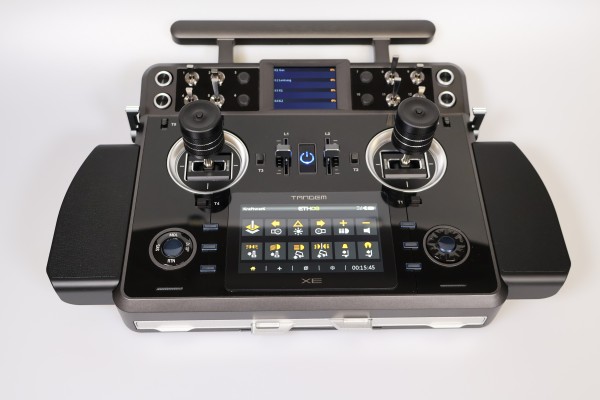 FrSky Tandem XE EU/LBT Glossy black panel mit KraftwerK Pad